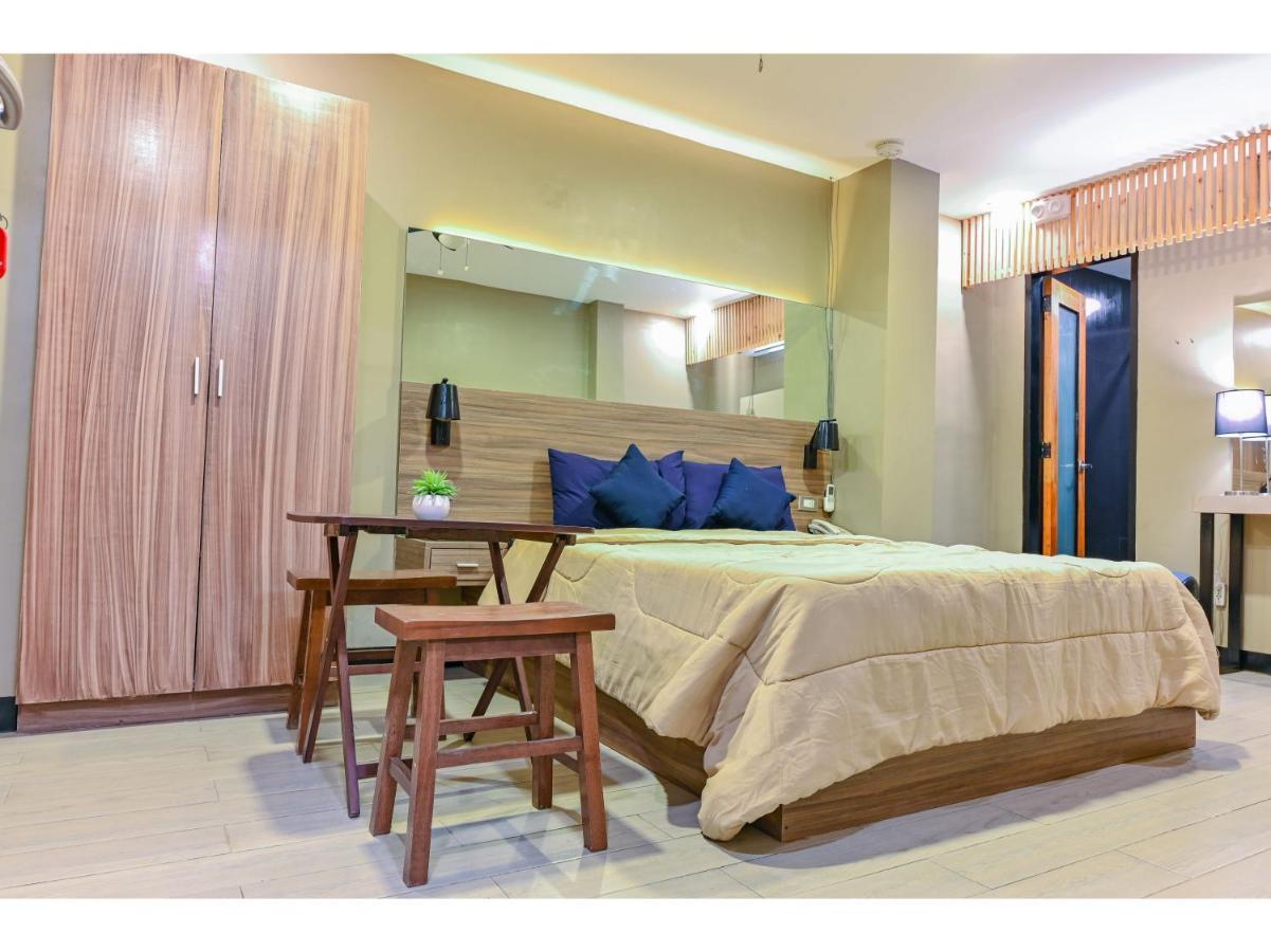 Capital O 890 Nami Hotel Tagaytay Tagaytay City Exterior photo